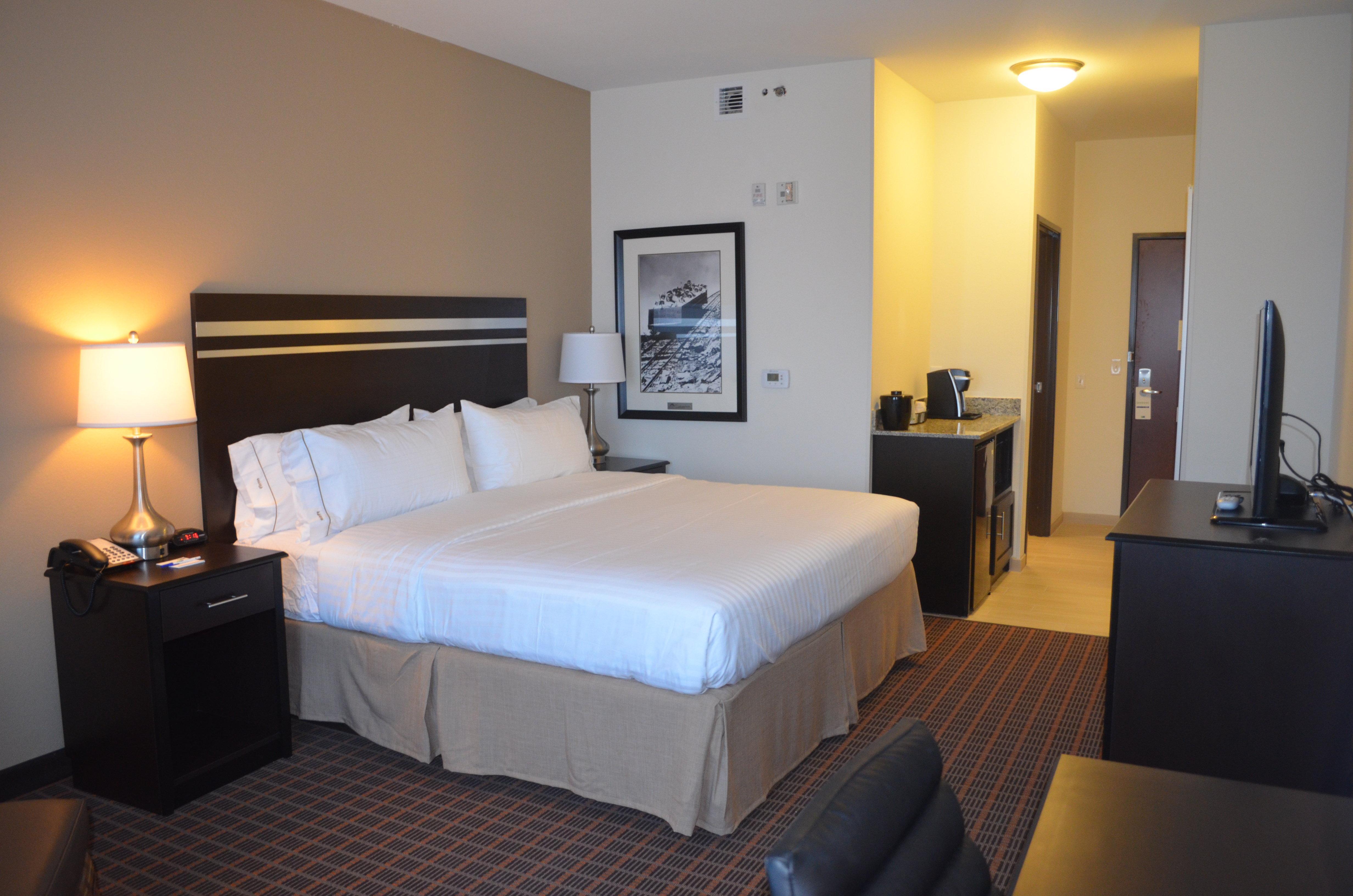 Holiday Inn Express & Suites Golden By Ihg Bagian luar foto