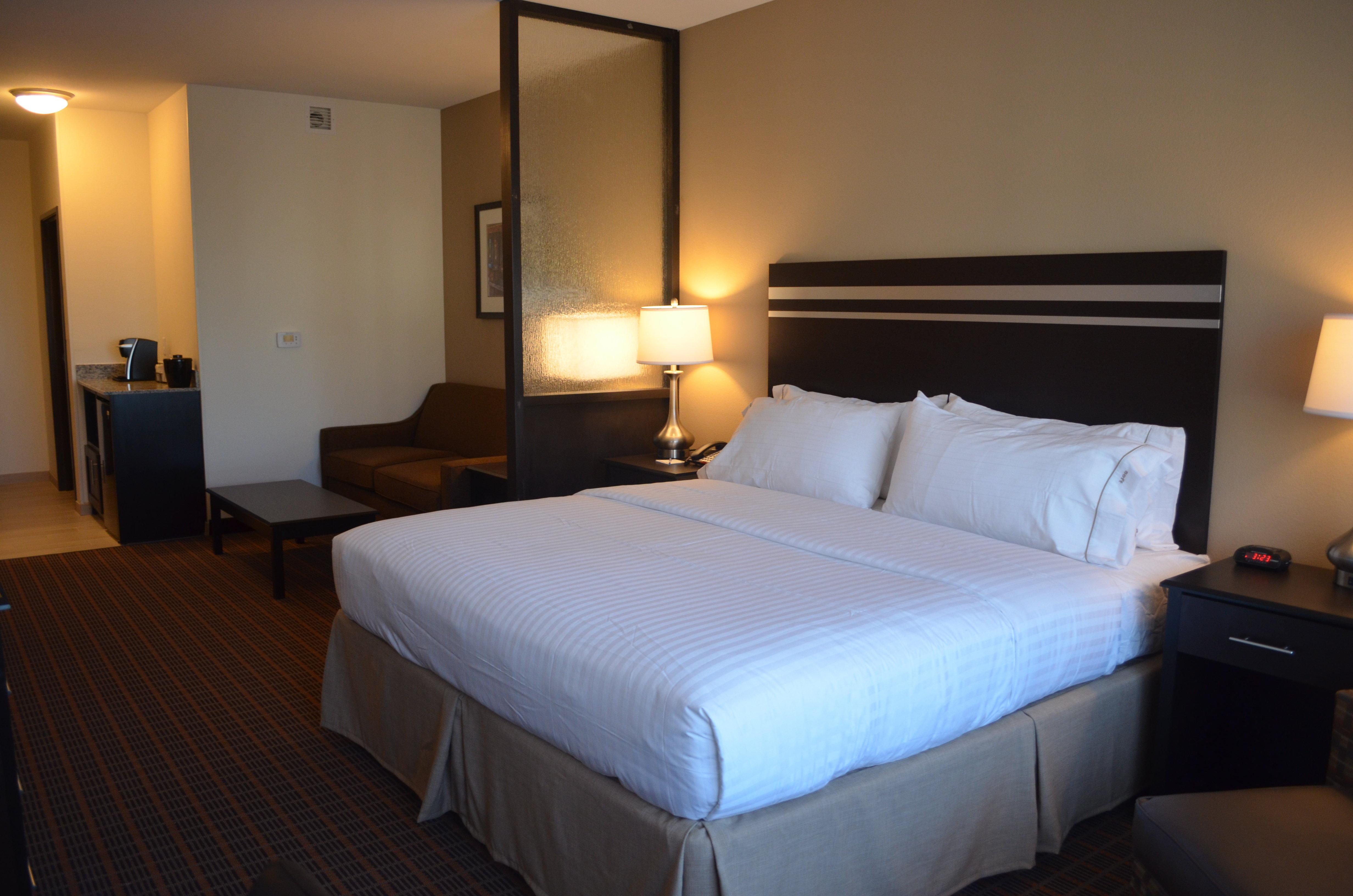 Holiday Inn Express & Suites Golden By Ihg Bagian luar foto