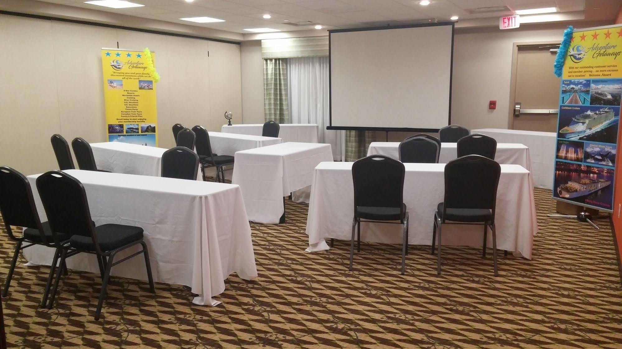 Holiday Inn Express & Suites Golden By Ihg Bagian luar foto