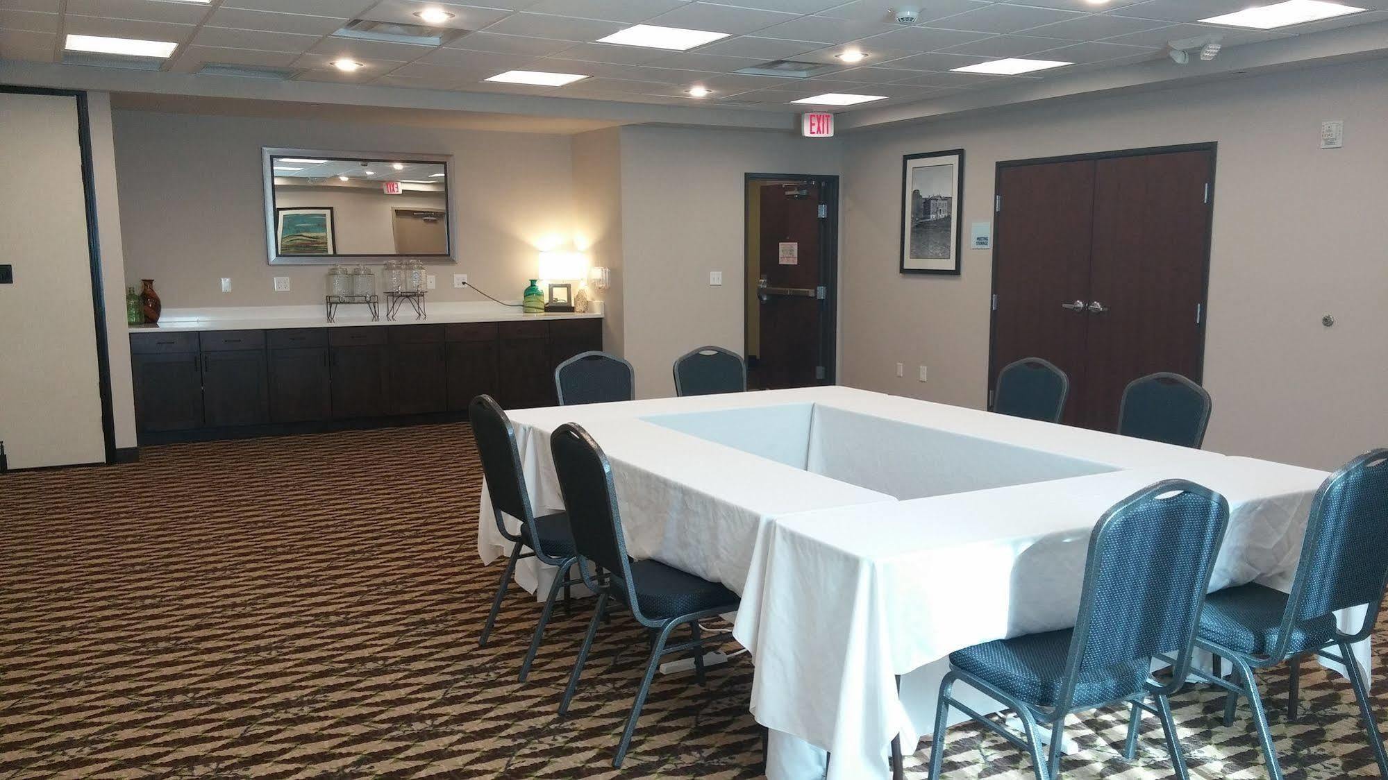 Holiday Inn Express & Suites Golden By Ihg Bagian luar foto